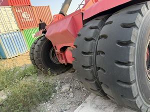 รถยกตู้คอนเทนเนอร์อิตาลี CVS Ferrari ขนาด 45 ตัน สำหรับใช้ในท่าเรือและลานจัดการตู้คอนเทนเนอร์ - Product Image 3