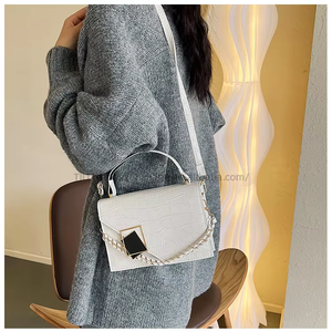 Dernière Tendance : Sacs Carrés Angulaires Petits en Cuir PU Texture Pierre avec Fermoirs Magnétiques – Sacs à Main et Bandoulière Élégants et Raffinés pour Femmes - Product Image 6