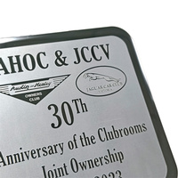 Sous-verre en métal personnalisé en aluminium gravé à l'or, plaque de marque adhésive brillante pour tasses et mugs