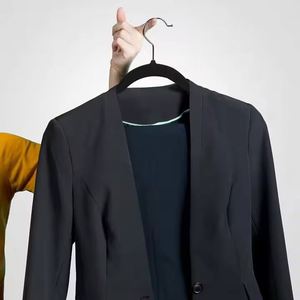 Cintres en velours antidérapants avec logo personnalisé, organisateur de vêtements floqué, cintre pour manteaux et pantalons pour le salon - Product Image 3