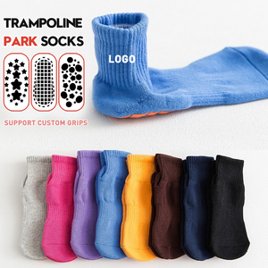 Chất Lượng Cao Tùy Chỉnh Thể Thao Chống Trượt Nhảy Vớ Biểu Tượng Tùy Chỉnh Trampoline Grip Vớ Nhảy Công Viên Trampoline Vớ - Product Image 1