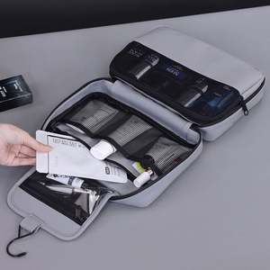 Bolsas de cosméticos de viaje con logotipo personalizado, neceser colgante impermeable portátil, bolsa organizadora de separación seca y húmeda para hombre - Product Image 4