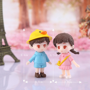 Fai da te casa delle bambole 3D giocattolo <span class=keywords><strong>in</strong></span> miniatura cartone animato coppie <span class=keywords><strong>in</strong></span> cappello giallo figurina <span class=keywords><strong>in</strong></span> <span class=keywords><strong>resina</strong></span> artigianato decorazione della tavola - Product Image 6