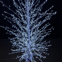 Innen-/Außen-Baumleuchte Hochleistungs-LED-Baumlampe aus Eisen für Weihnachtsdekoration Energieeffizient