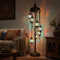 Lampe sur pied vintage en métal avec abat-jour en verre mosaïque pour la décoration du salon et de la chambre