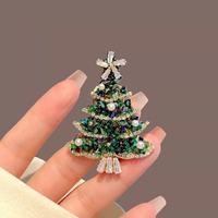 Broche JoJo en alliage de cuivre plaqué argent haute sensibilité, motif sapin de Noël avec cristaux sertis, accessoire polyvalent pour manteau d'enfant