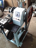 Machine à emboutir les lacets avec film plastique |   Machinerie dans l'industrie textile