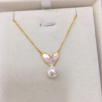 Collier chaîne de pull en perles d'eau douce personnalisées en gros, pendentif cœur, breloque coquillage plaqué or, qualité AAAAA, bijoux unisexes