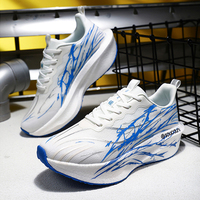 Nouvelles chaussures de sport tendance pour hommes et femmes, chaussures de course à semelle épaisse et rembourrée, respirantes en maille, chaussures décontractées pour les voyages en plein air
