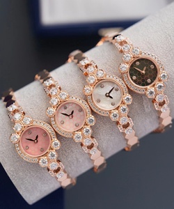 Reloj de Cuarzo de Moda para Mujer, Nuevo, con Esfera de Nácar y Diamantes, Diseño de Abeja y la Frase 'My Love', con Piedras de Circonio Cúbico Hexagonales para Damas - Product Image 2