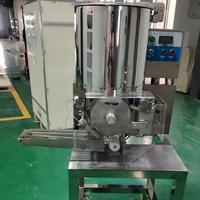 Machine automatique de formage de galettes de hamburgers en acier inoxydable commercial 30L 0,55kW 2100pcs/h, machine à faire des nuggets de poulet