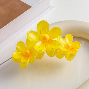 Pince à cheveux élégante extra large en forme de fleur, dégradé de couleurs, pince à cheveux en plastique monobloc à trois fleurs - Product Image 4