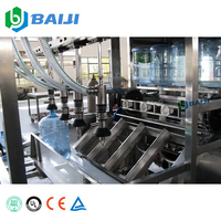 Ligne de production automatique de remplissage et de bouchage de bouteilles de 5 gallons, 600 bph, pour l'eau potable en fût
