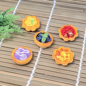 Bonitos Dijes de Resina con Forma de Tarta de Huevo, Surtidos de Fresa, <span class=keywords><strong>Uva</strong></span>, Arándano y Mango, Colgantes de Comida para Fabricación de Joyas y Suministros de Manualidades DIY - Product Image 3