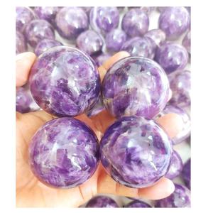 Sphère de cristal d'améthyste naturelle de qualité export pour l'équilibrage des chakras, la méditation et la guérison énergétique, à vendre - Product Image 1