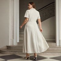 Robe midi élégante personnalisée grande taille à col en V et manches courtes pour femme, idéale pour les fêtes ou le quotidien, en tissu uni tissé, coupe moulante, service OEM