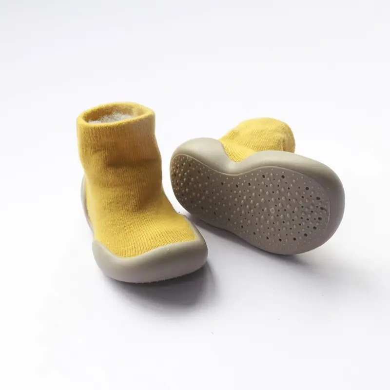 बच्चों के बच्चों के लिए फैशन स्लिप, छोटे बच्चों के लिए बेबी मोज़े जूते, टीपीई सोल वाले कॉटन के गर्म मोज़े जूते