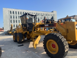 รถเกรดเดอร์มือสอง Caterpillar CAT 140H เครื่องยนต์ CAT 3306 ของแท้ สภาพดี เหมาะสำหรับงานปรับระดับถนน เครื่องจักรก่อสร้าง มีสินค้าในสต็อก - Product Image 2