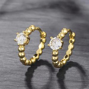 Pendientes de Aro de Oro de 18K de Lujo con Engaste de Diamantes Redondos para Mujer, Diseño Moderno de Bola, Joyería Fina para Uso Diario - Product Image 3