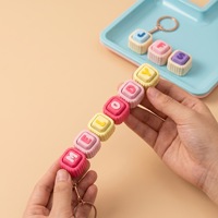 Gantungan Kunci Keyboard Plastik Fidget Clicker untuk Menghilangkan Stres, Gantungan Kunci Fidget Clicker Cetak 3D, Mainan Pereda Stres Mini Persegi