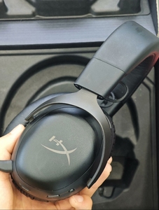 سماعة ألعاب لاسلكية <span class=keywords><strong>HyperX</strong></span> Cloud III فوق الأذن للكمبيوتر/PS5/PS4 مع عمر بطارية 120 ساعة وإلغاء نشط للضوضاء وصوت محيطي DTS ومنفذ <span class=keywords><strong>USB</strong></span> - Product Image 2