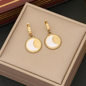 สินค้ามาใหม่ชุดเครื่องประดับดวงจันทร์สแตนเลส2ชิ้นชุบทอง18K ชุดสร้อยคอต่างหูไม่เสื่อมเสียสำหรับผู้หญิง - Product Image 3