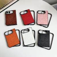 Étui de téléphone haut de gamme en cuir gaufré avec motif de fleur de camélia, adapté à l'iPhone 18 Ultra et à l'Apple 18 Fold