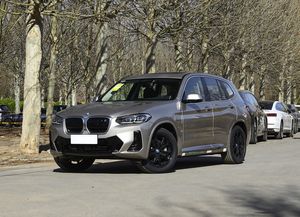 Nuova <span class=keywords><strong>BMW</strong></span> <span class=keywords><strong>iX3</strong></span>/i3 2026/2024 Versione Sportiva Elettrica Grigia Cinese SUV con Autonomia di 592 km, 40L eDrive, 5 Posti per Adulti - Product Image 6