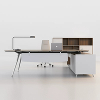 Bureau de direction moderne et simple en noyer européen, sur mesure