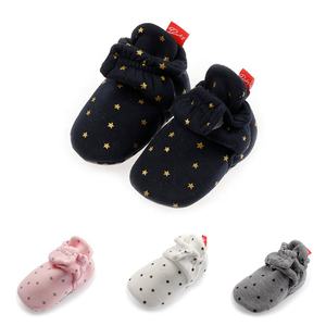 Vente en gros de chaussons de <span class=keywords><strong>0</strong></span> à <span class=keywords><strong>3</strong></span> <span class=keywords><strong>mois</strong></span> pour nouveau-né, bébé en bas âge, chaussures de marche antidérapantes, chaussettes - Product Image 1