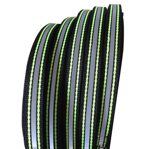 Sangle réfléchissante en nylon coloré ruban de tissu polyester à coudre pour accessoires de vêtements pour animaux de compagnie en plein air ceinture réfléchissante - Product Image 2