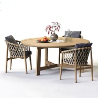 Meubles de salle à manger d'extérieur en rotin tressé et bois massif de style nordique pour véranda, salle d'exposition, hôtel, cour, villa – Table et chaises élégantes
