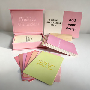 Boîte magnétique rose pour emballage, 350 g/m², jeu de 52 cartes d'encouragement, de motivation et d'affirmations positives avec support en bois - Product Image 1