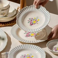 Service de vaisselle en céramique de style français, motif floral vintage sous glaçure, luxe léger, comprenant bols et assiettes