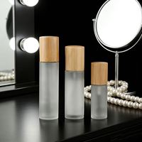 Emballage personnalisé pour flacon à bille d'huile essentielle, contenant en verre givré, flacon à bille de déodorant avec bille en plastique et couvercle en bambou