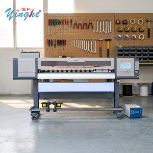 Imprimante numérique UV rouleau à rouleau YingHe 1,8 m avec 4 têtes Epson I3200-U1, garantie 1 an, fabricant fiable pour l'extérieur, durable - Product Image 1