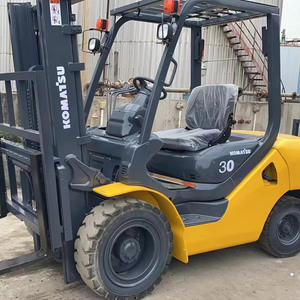 Chariot élévateur Komatsu FD30 d'occasion pratique de 3 tonnes, largement utilisé dans les petites ateliers - Product Image 1