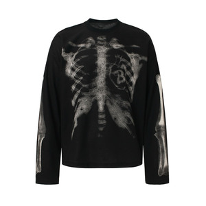 Pull en tricot surdimensionné gothique à manches longues avec imprimé graphique squelette personnalisé du fabricant, motif rayons X thoraciques, style Y2K Punk OEM - Product Image 2