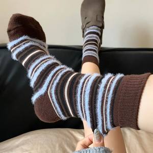 Automne hiver Style coréen mi-mollet rayé en peluche chaussettes pour femmes décontracté équipage chaussettes anti-dérapant chaud chaussettes polyvalent pour un usage quotidien - Product Image 2