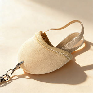 Llavero con Forma de Zapatilla de Gimnasia 147 |   Adorno de <span class=keywords><strong>Mini</strong></span> Equipo de Gimnasia |   Logotipo Personalizado Disponible |   Regalo para Gimnastas, Entrenadores y Equipos - Product Image 3