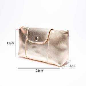 Bolsa de maquillaje de moda de fábrica ISO BSCI, bolsa de cosméticos de cuero de Metal brillante para conveniencia de cosméticos - Product Image 2