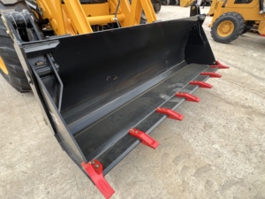 Promotion Nouvelle Chargeuse-pelleteuse JCB 4x4 4CX Norme Euro 5 Polyvalente pour la réparation routière, l'aménagement paysager agricole et les services de location. - Product Image 5