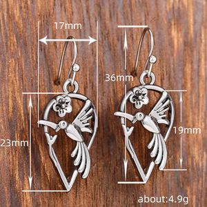 Orecchini Pendenti Vintage con Colibrì e Motivi Floreali per Donne, Gioielli di Moda Quotidiana - Product Image 5