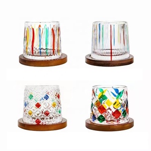 <span class=keywords><strong>Verre</strong></span> à whisky rotatif sans plomb de style américain, tasse colorée peinte, verres à whisky à l'ancienne avec plateau en bois - Product Image 3