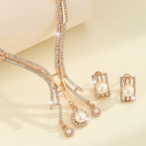 Ensemble collier et boucles d'oreilles en perles et diamants, créatif et haut de gamme, pour la mode transfrontalière OEM - Product Image 4