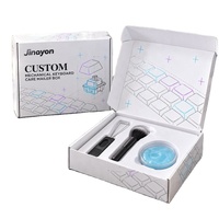 Boîte d'expédition personnalisée recyclable brillante en carton ondulé E pour clavier mécanique avec fermeture magnétique, doublure en éponge et vernis sélectif UV