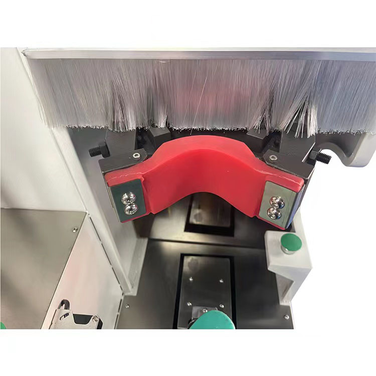 Pneumatic automatic footwear vamp upper making sports shoe last inserting machine