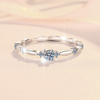 Bague empilable délicate en argent sterling S925 avec certificat GRA, moissanite taille ronde couleur D VVS1, pierres dispersées, pour femme