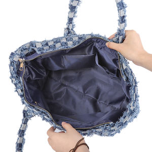 Fabricante al por mayor de gran capacidad Linda borla a cuadros Denim mujeres hombres trabajo playa Crochet Tote bolsos Denim Tote Bag - Product Image 3