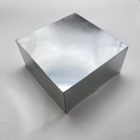 Boîte d'emballage en papier carrée colorée et recyclable avec logo personnalisé, pelliculage brillant et gaufrage pour emballage cadeau
